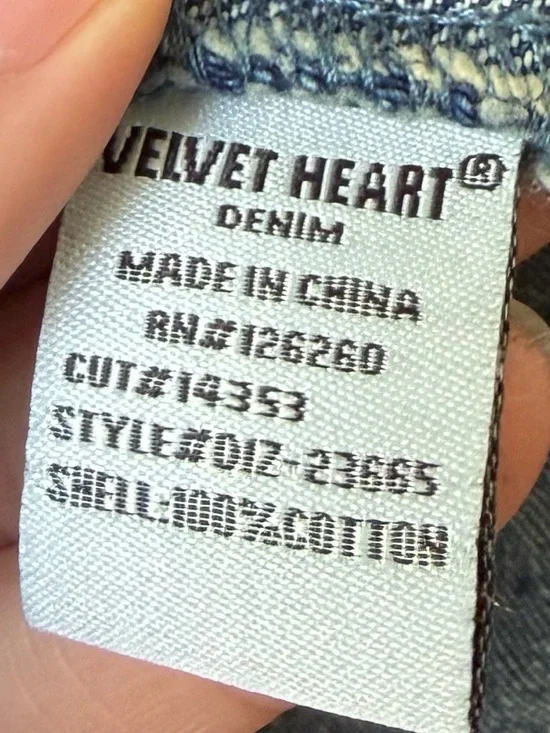 Velvet Heart Denim Cropped Jacket Dark Wash Button Front Shirt Jacket Size L - Picture 11 of 12